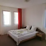 Ivet Guest - Guest house *