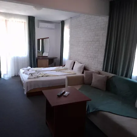 Ivet Guest - Guest house *