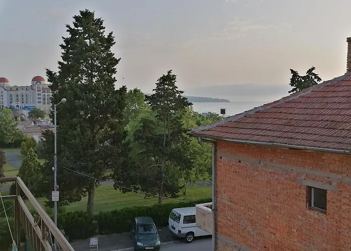 Guest house Ivet Guest - *